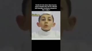 Yüzüne Salatalik Maskesi̇ Yapan Kizlar Allahin Vermedi̇ği̇ Güzelli̇ği̇ Hiyardan Beklemeyi̇n Bence Yaw.
