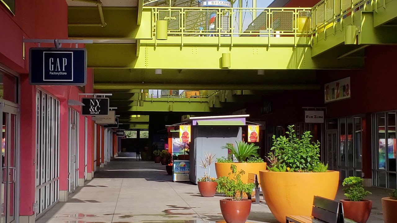 The Outlet Shoppes at Laredo Laredo, Texas, Estados Unidos 4K YouTube