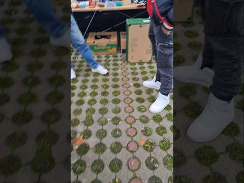 Блошиный рынок в
