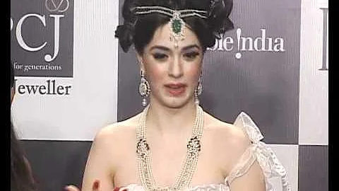 .IIJW GEETANJALI FASHION SHOW BNB NEWS