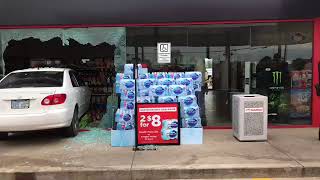 Car runs into Kwik Shop in South Salina
