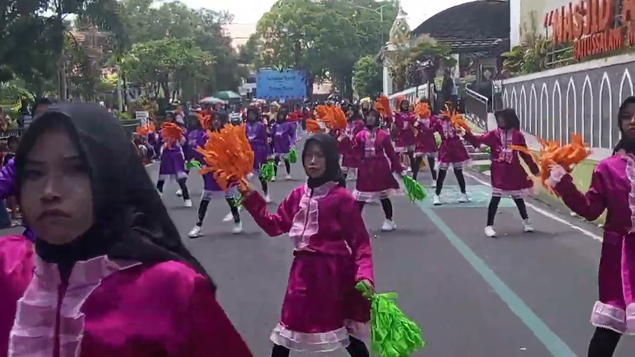 PARADE DRUMBAN Swabuana MTSN 5 Magetan