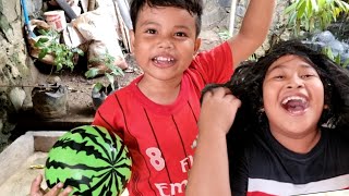 Mba Kunti Main Sepak Bola Zefanya Oyanio