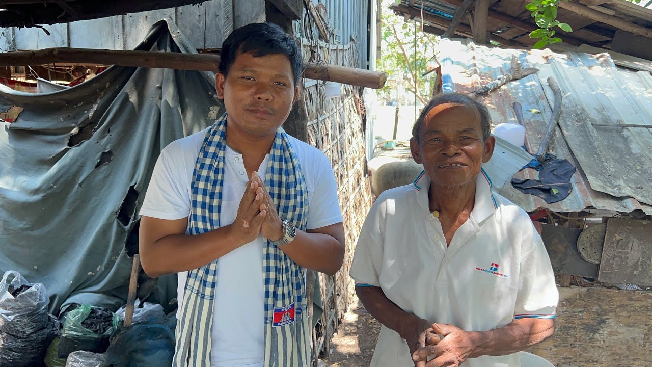 លោកតា​69ឆ្នាំ​ហេីយ​ នៅ​ឡេីង​ត្នោត​ទៀតព្រោះ​តែ​