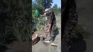 видео: Дровокол из отбойного молотка ржавой трубы и топора картинка: Дровокол из отбойного молотка ржавой трубы и топора