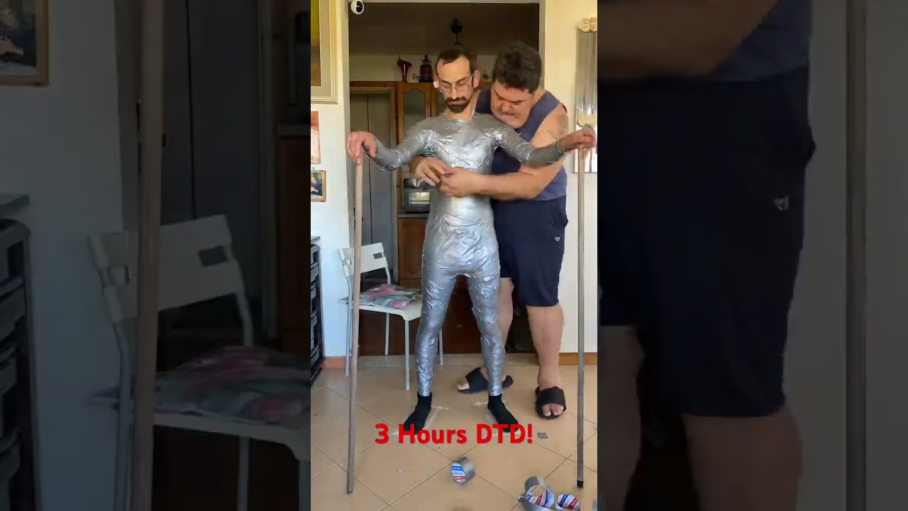 3 hours #DTD for an #husky #fursuit #ducttapedummy duct tape dummy