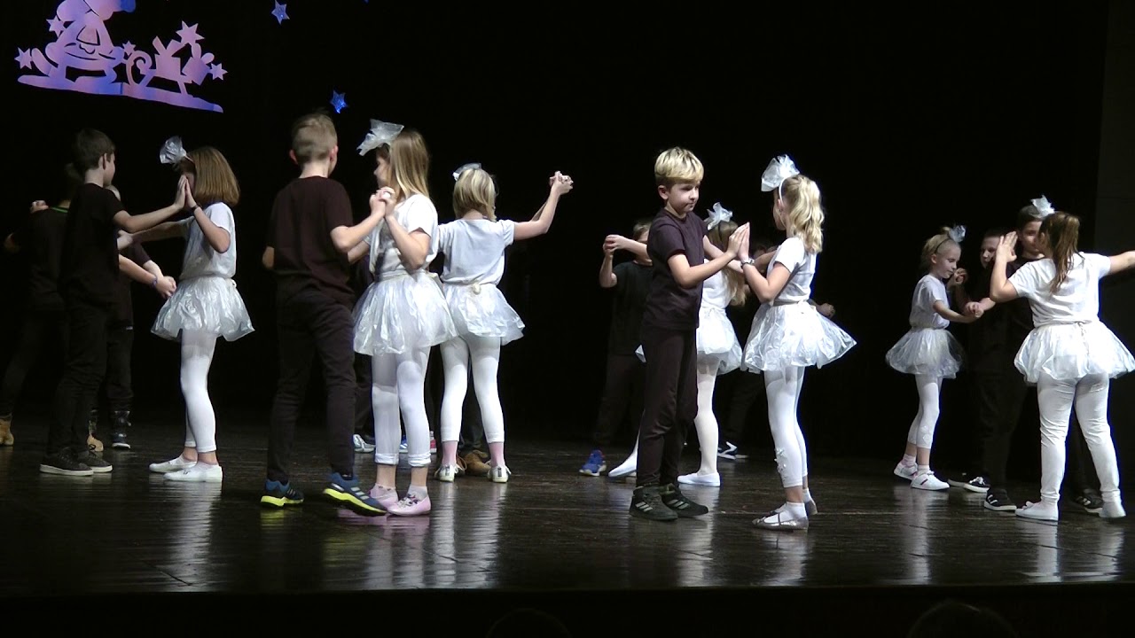 Vánoční besídka 2019 4 A   Vánoční