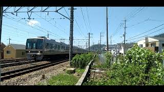未更新車の207系普通列車がJR京都線を走って行く！