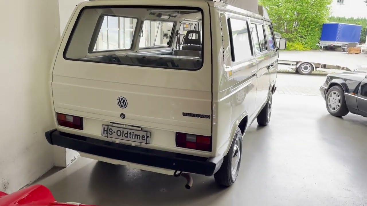 Volkswagen T3 Multivan als Westfalia mit Aufstelldach. 