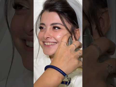اهم حاجه عند العروسه الروج الاحمر والباقى مش عايزه تعرف عنو حاجه
