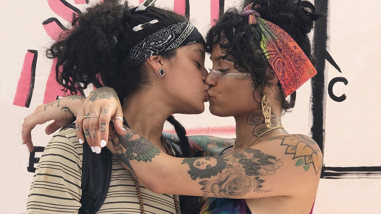 They them lesbian. Kehlani Honey. Венесуэла Top lesbian. Lesbian свадьба Lift.