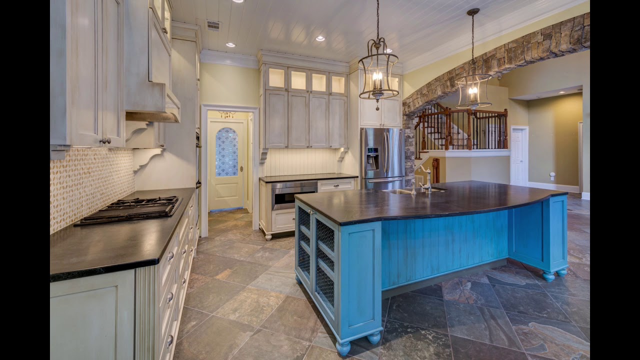 Weidmann & Associates Completed This Kitchen On Lake Oconee