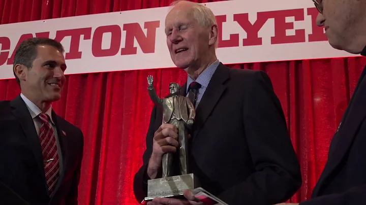 Don Donoher Receives Dean Smith Award