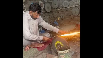 Incredibly made a Sharp Knife from an Old Ball Bearing