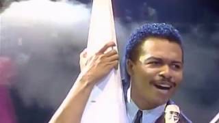 Ray Parker Jr. - Ghostbusters (LIVE) (1984) (HQ) Resimi