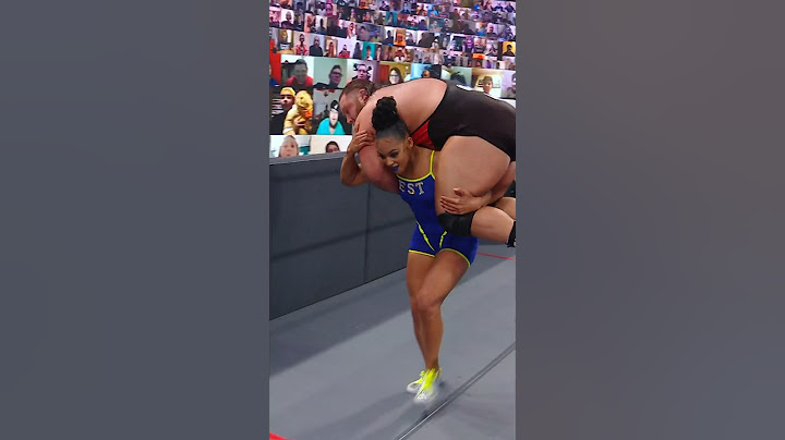 Bianca Belair lifts 300-pound Otis with EASE!! 💪 🤯