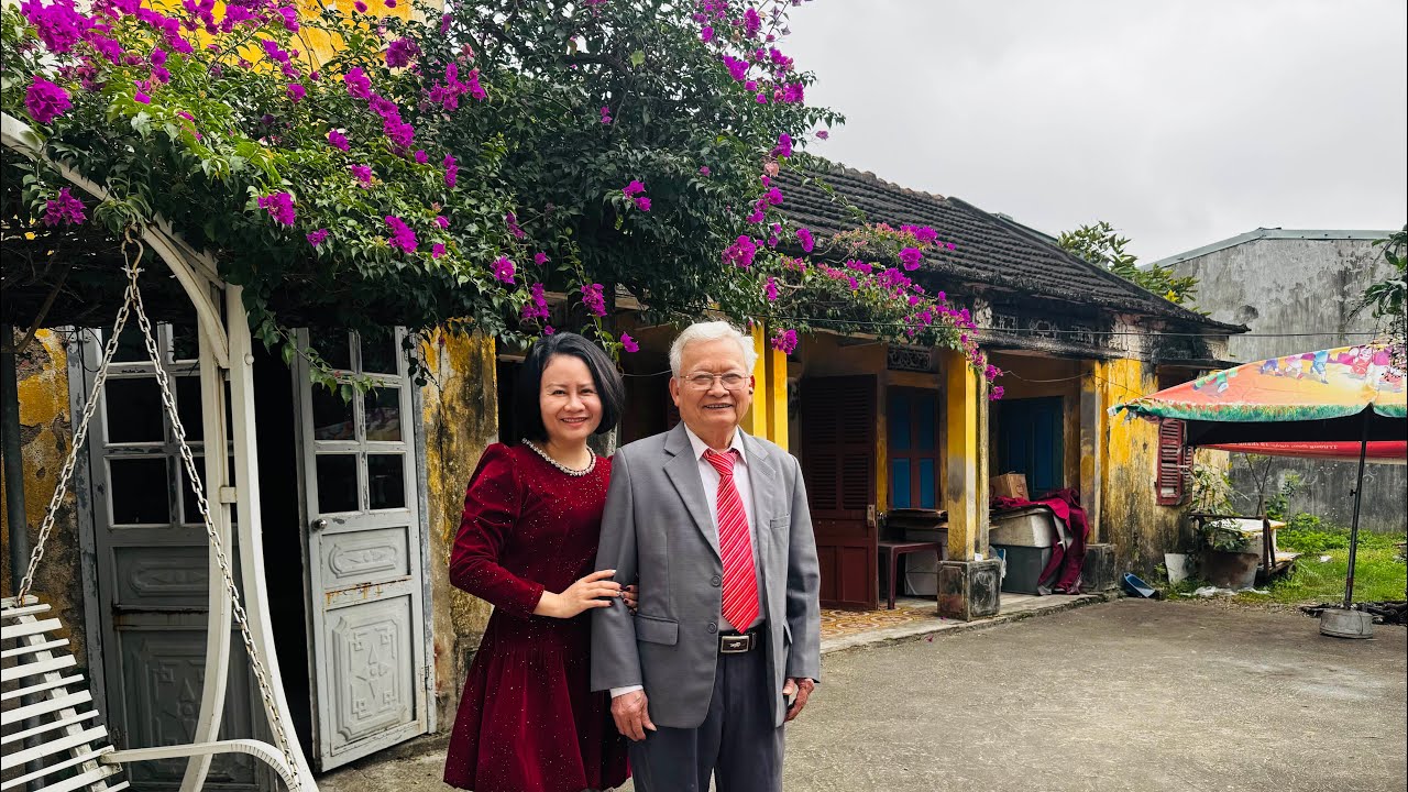 Cây hoa giấy và nếp nhà xưa cụ Ngoại 