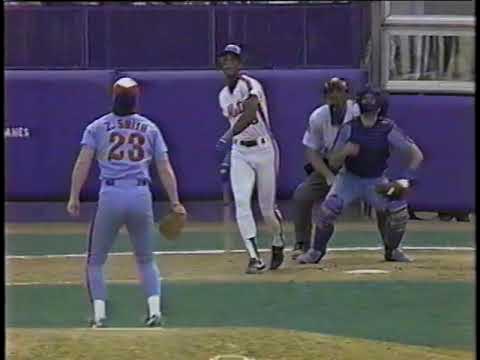 1992WS Gm6: Deion collects eighth hit of World Series 