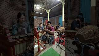 Andhegan Ladrang Sri Karongron Slendro Sanga Latihan Padhepogan Bonoroto Solo