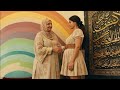 زوجان مسلمان مثليان يتبادلان قبلة رقيقة أثناء الحمل QueerMuslimLove 