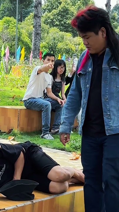 TCL | He tried to steal her purse and REGRETTED it![TRACYLEAD] #tracylead #kindperson #help #shorts