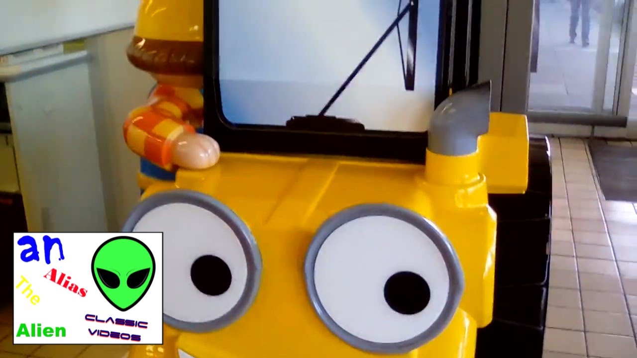 2000s Jolly Roger Video Option Scoop Kiddie Ride (Now Withdrawn) - YouTube