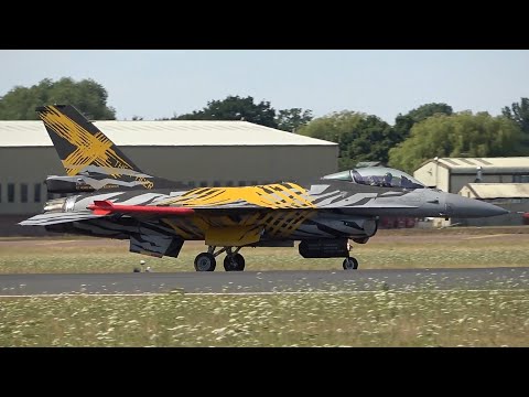 SPECTACULAR !! F-16V Solo Display Demo (RIAT 2022)