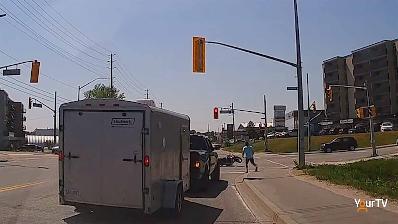 Hit and Run Caught on Dash Camera - YouTube