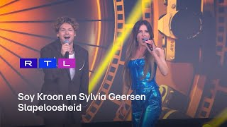 Met haar Rotterdamse accent verraadt secret singer zichzelf direct naast Soy Kroon | Secret Duets