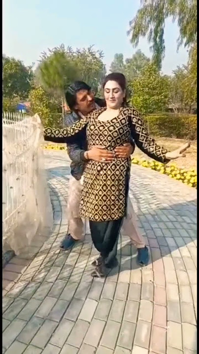 pari khan boom boom dance