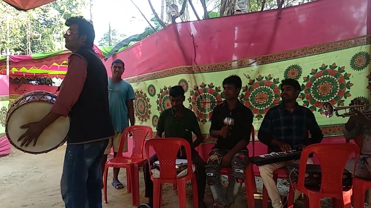 তোর গোরা যে নদে ছেড়ে নীলাচলে চলে যায়। বিয়ের বাজনা। প্রাণটা জুড়িয়ে দিলি ভাই ।