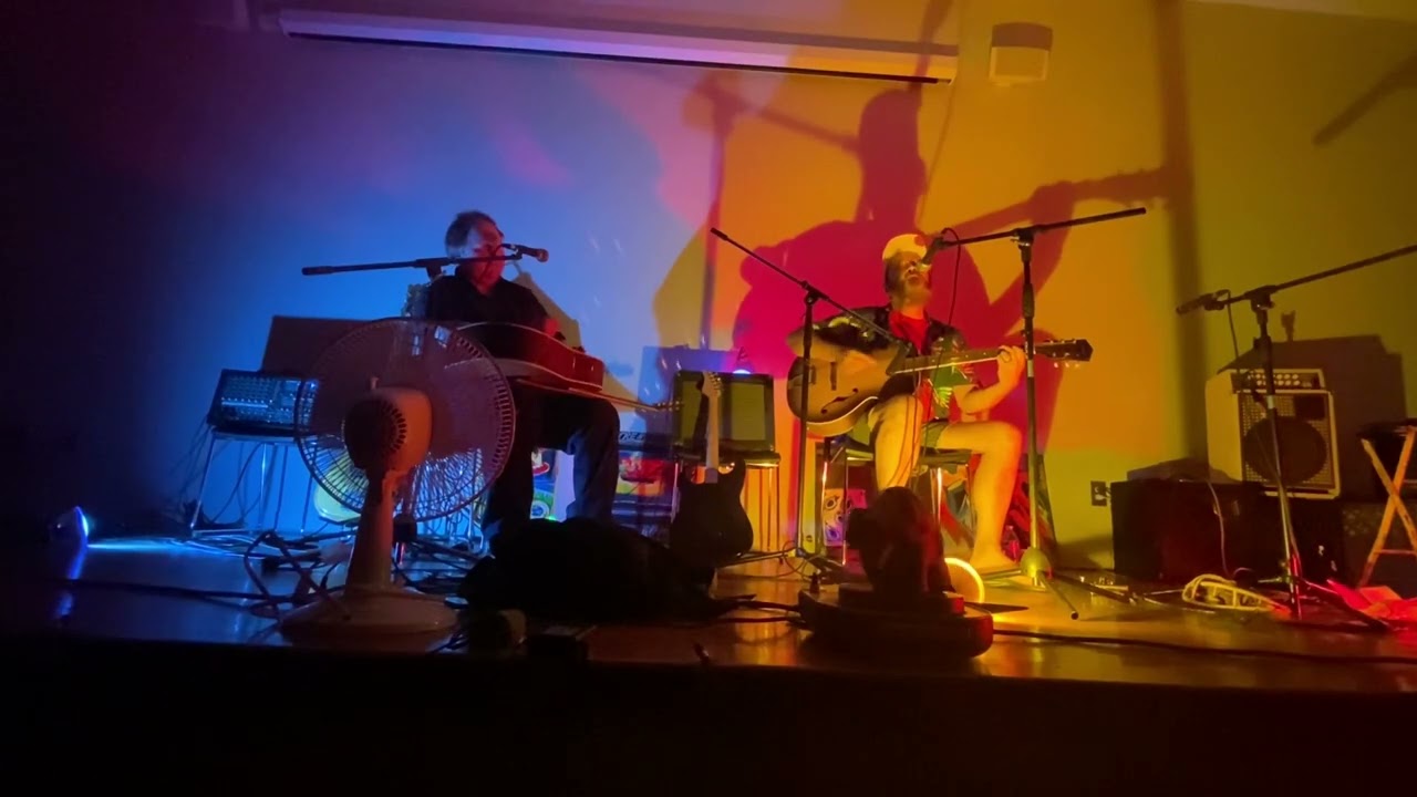 Robert Schneider & Will Hart have some banter and play some music