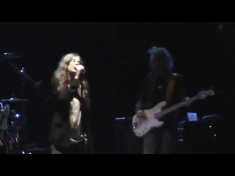 Patti Smith -Privilege (Set Me Free)- Live 2007 Ca...