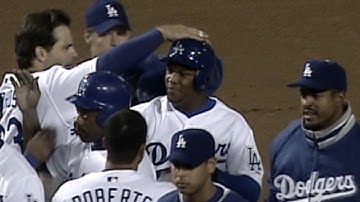 Beltre hits walk-off single in the 14th