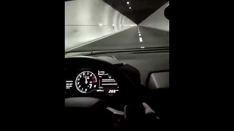 Девушка на Lamborghini прокатилась по Сочи со скоростью 300 км/ч