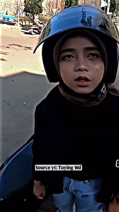 This motovlogger caught his girlfriend walking with another guy😓 #viral #motovlog #shorts