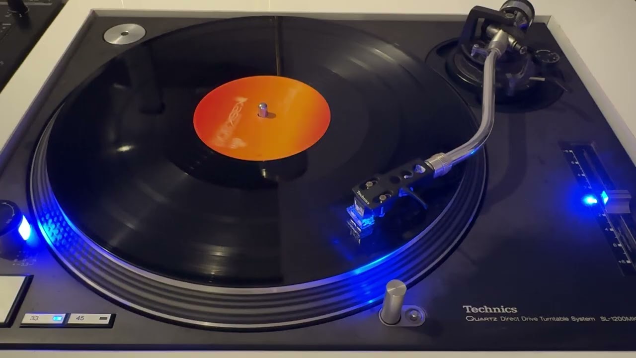 Kaskade - It's You, It's Me (More Vox Mix) - YouTube