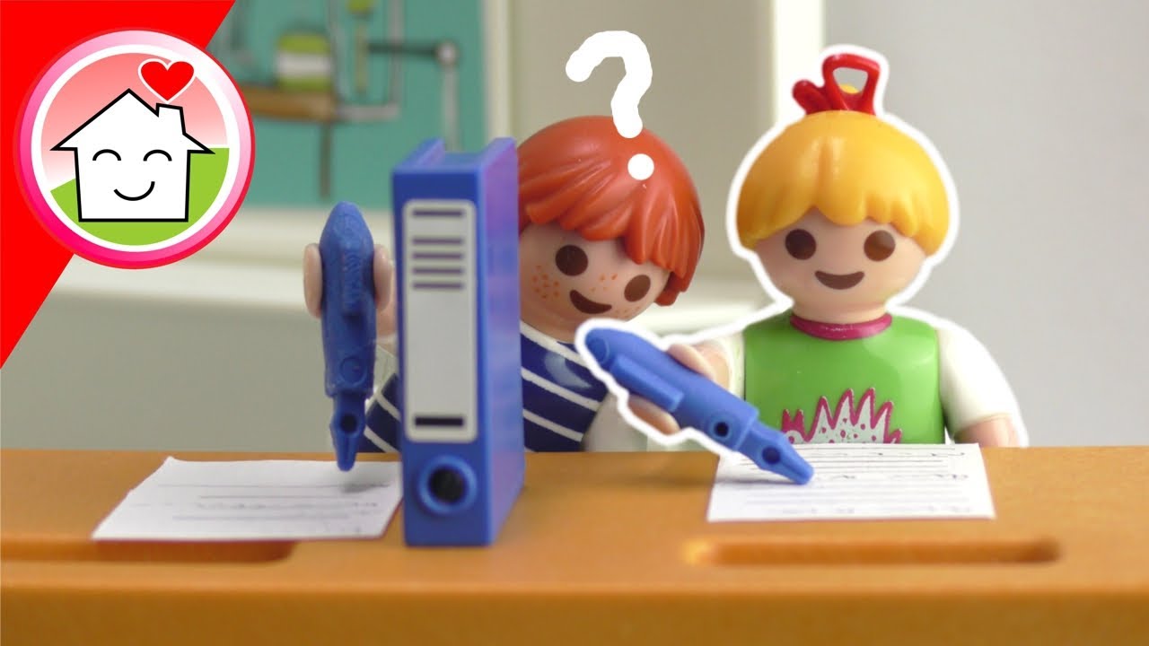 Playmobil Film Familie Hauser - Große Pause mit den Schulsanitätern Lena und Lisa - Video für Kinder