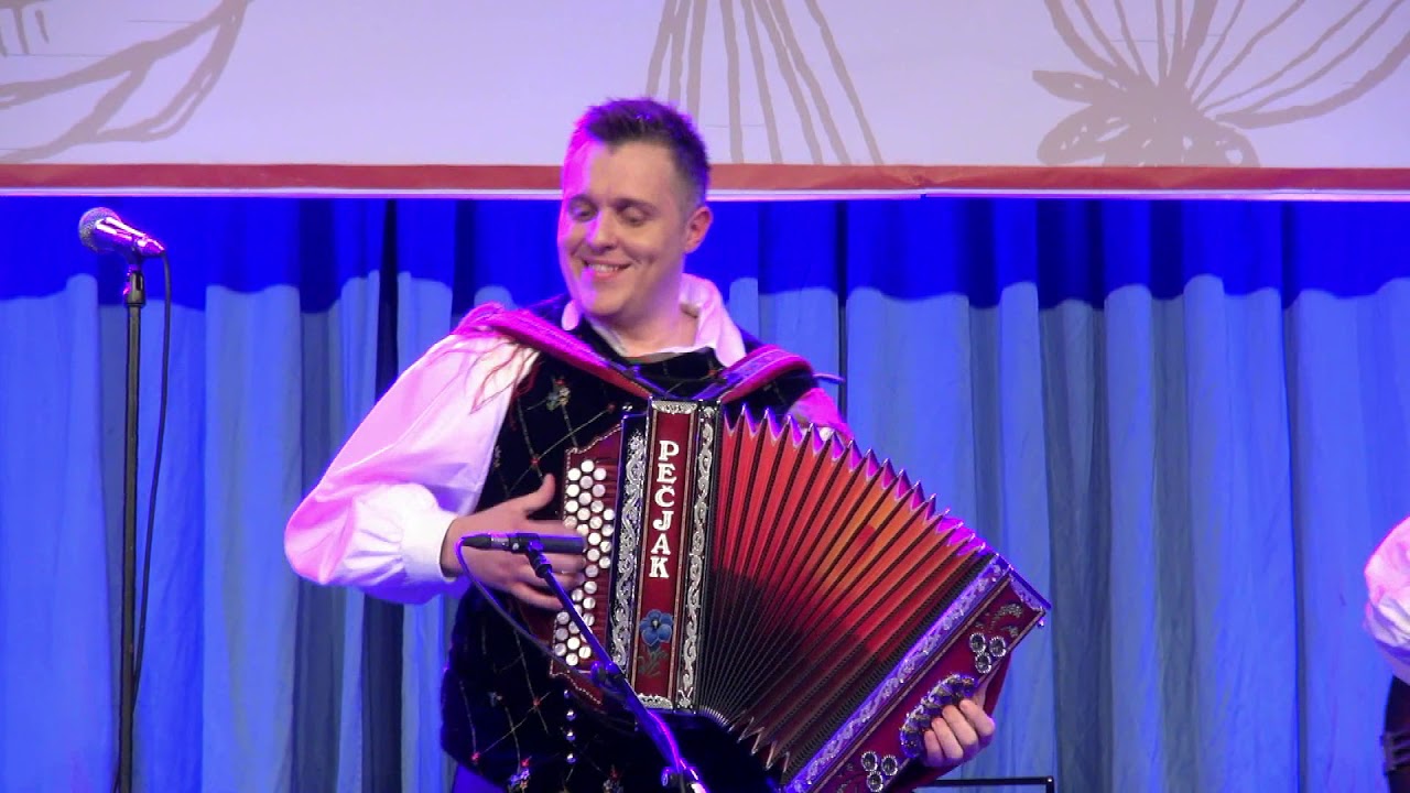 Nejc Kastelic s prijateljema - Proti vasi (v živo)