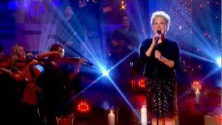 Bette Midler  'Dreamland'  2010 by LEGENDSOFTHEROD1 55,475 views 13 years ago 3 minutes, 15 seconds
