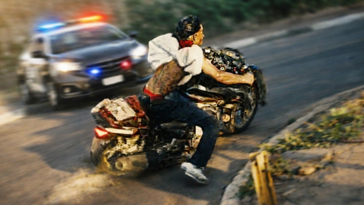 This Motorcycle Police Chase Almost Ends in Disaster - YouTube