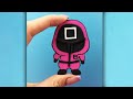 Как сделать Магнит-фигурку ОХРАННИКА из Игра в Кальмара. Pink soldiers из SQUID GAME своими руками