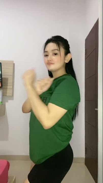 TIKTOK TANTE HOT GOYANG BIKIN TEGANG #shorts