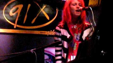 Paramore Live Acoustic Performance of "Decode" at 91x Studios in San Diego