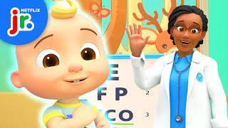 JJ's Head Shoulders Knees And Toes Check-Up Song 🩺 CoComelon Lane | Netflix Jr Resimi