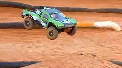 RCE Slash 4x4 Track Run