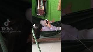 Quay Lén Em Áo Dài Banh Hàng