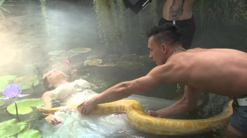 Miro Jaroš a Dominika Mirgová - NA POKRAJI SÍL (Making of video)