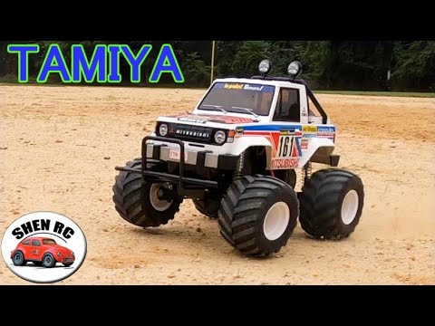 Tamiya Mitsubishi Montero 2WD Wheelie test run in the rain