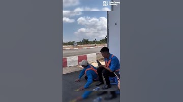 Học trò thi b2 vượt đèn đỏ, thầy dạy lái bật lực chỉ biết vái lạy